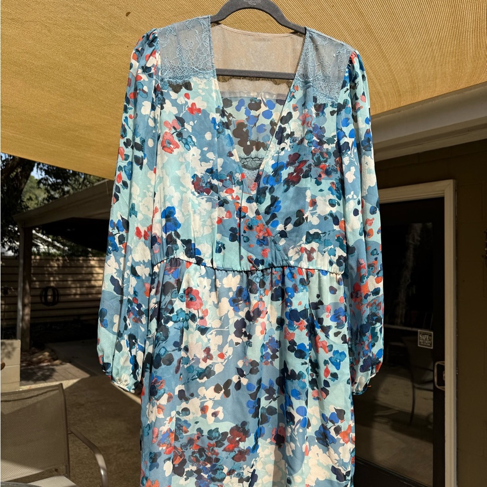 BCBGMaxAzria Multicolor Floral L/S Dress w/ Lace Trim and Functional Pokets